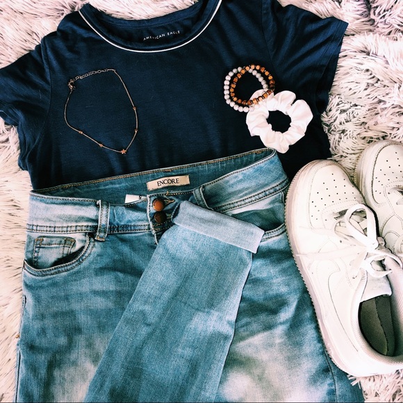 SUMMER TREND ALERT MYSTERY BOX - Picture 10 of 16